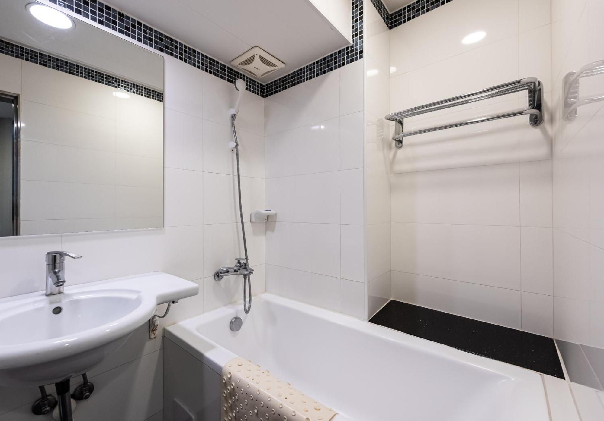 Hub Hotel - Zhongshan Branch Taipei Extérieur photo