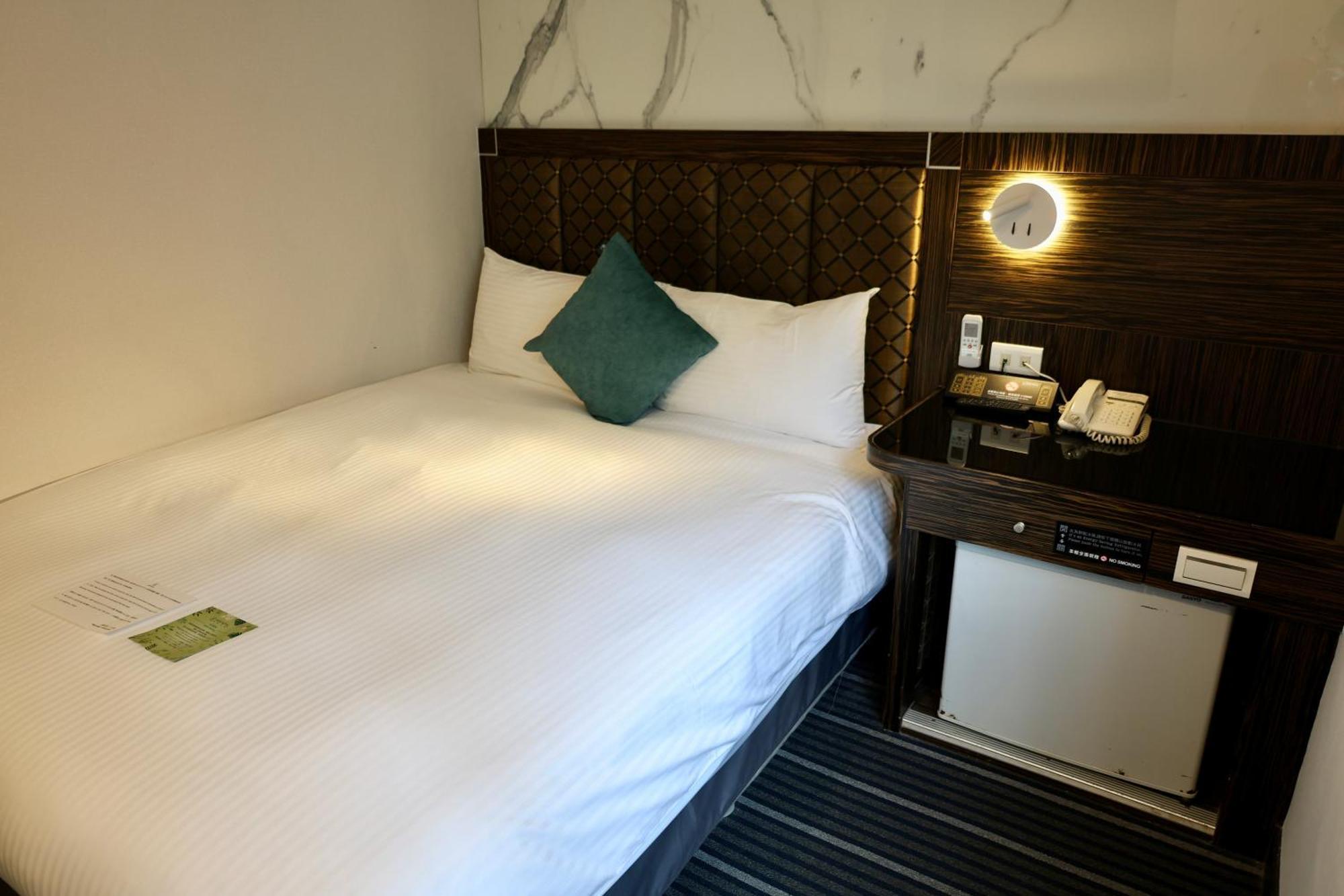 Hub Hotel - Zhongshan Branch Taipei Extérieur photo