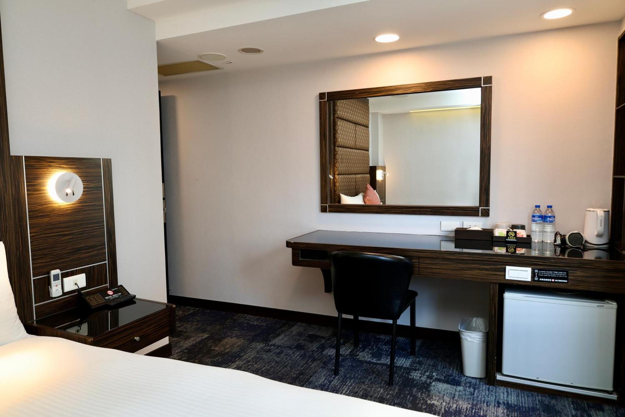 Hub Hotel - Zhongshan Branch Taipei Extérieur photo